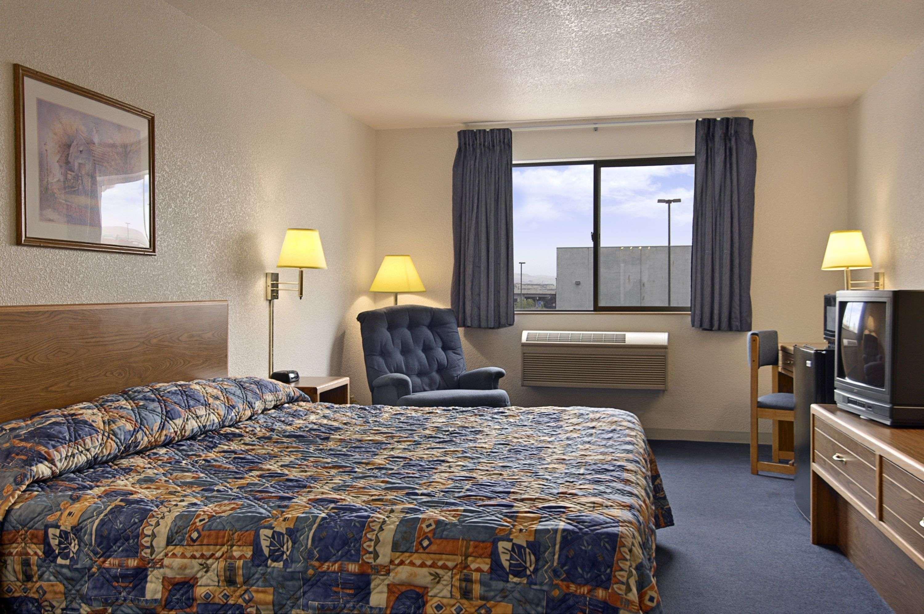 Super 8 By Wyndham The Dalles Or Exteriör bild