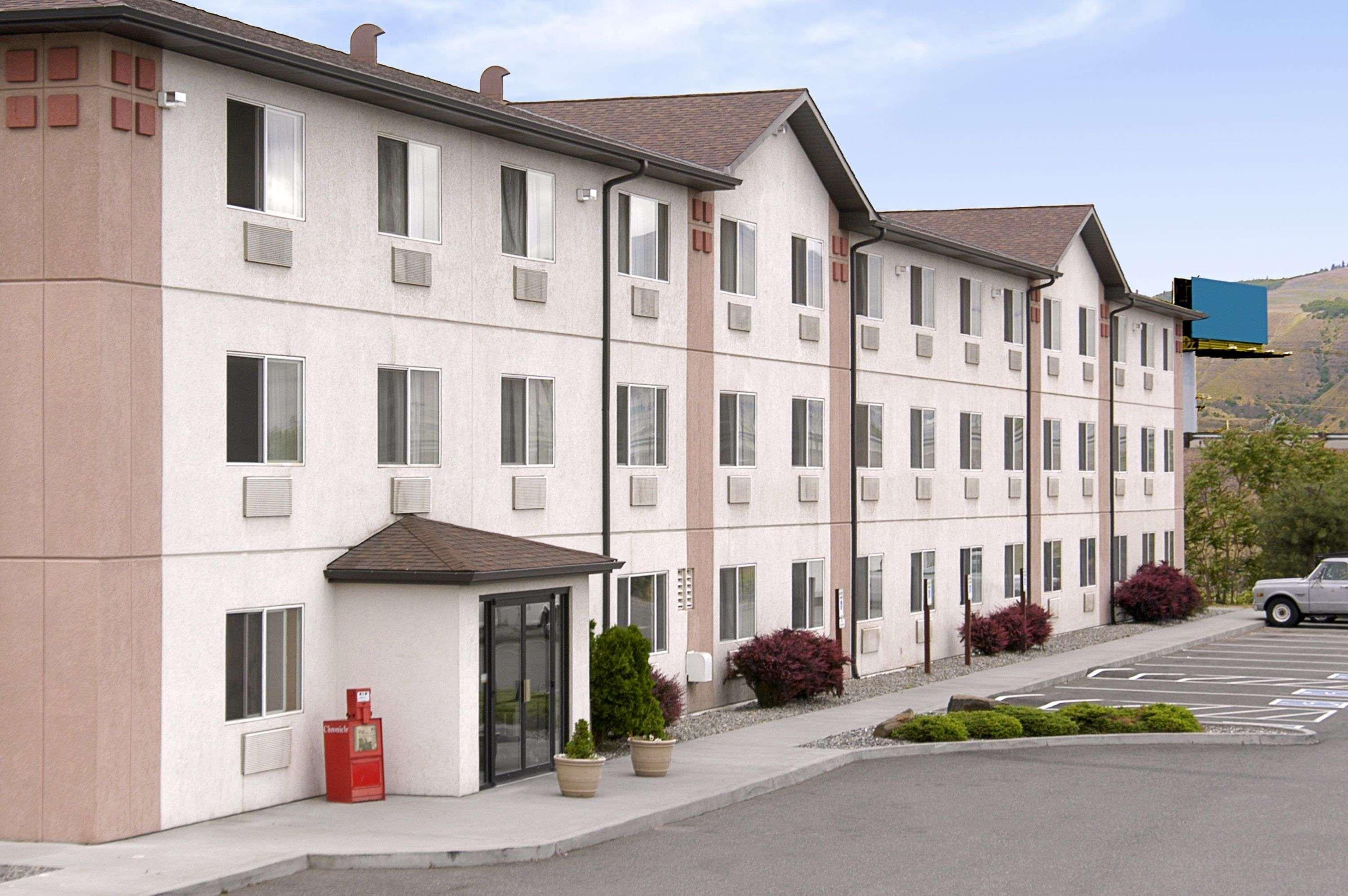 Super 8 By Wyndham The Dalles Or Exteriör bild