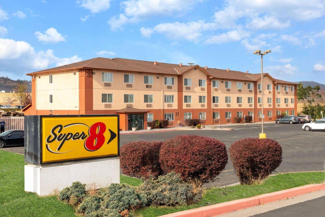 Super 8 By Wyndham The Dalles Or Exteriör bild