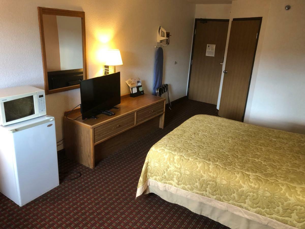 Super 8 By Wyndham The Dalles Or Exteriör bild